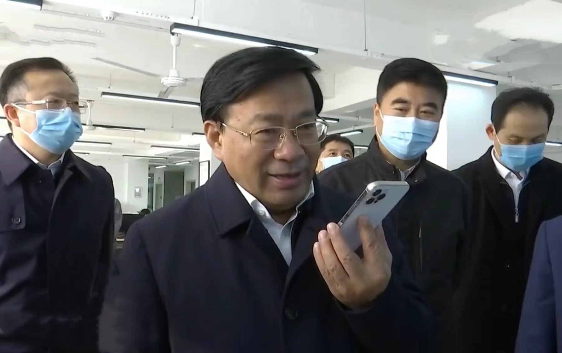 19 吉林省委副書記、省長韓俊蒞臨國信伊通供熱 2021.11.2.jpg