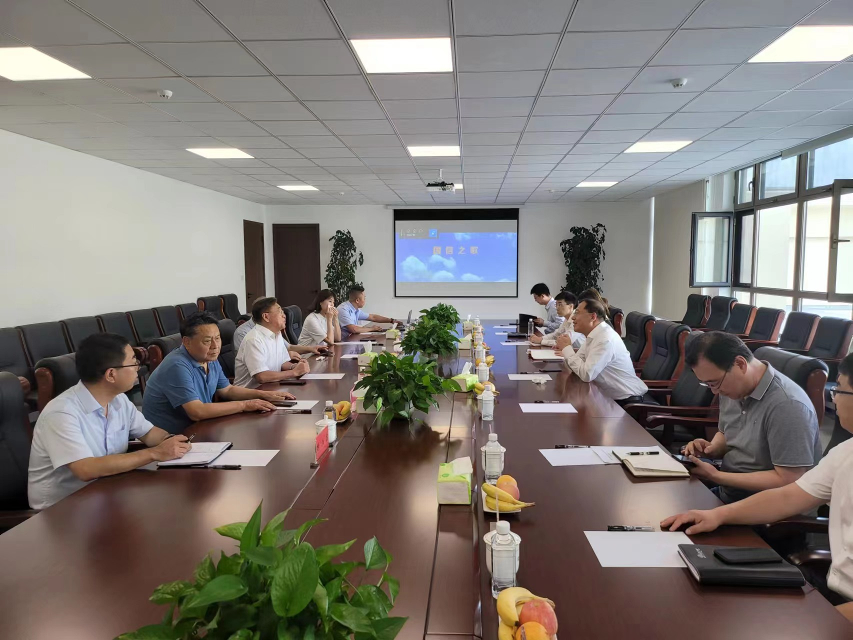 15.吉林銀行總行副行長(zhǎng)邢中成一行走訪國(guó)信集團(tuán).png 15.吉林銀行總行副行長(zhǎng)邢中成一行走訪國(guó)信集團(tuán).png